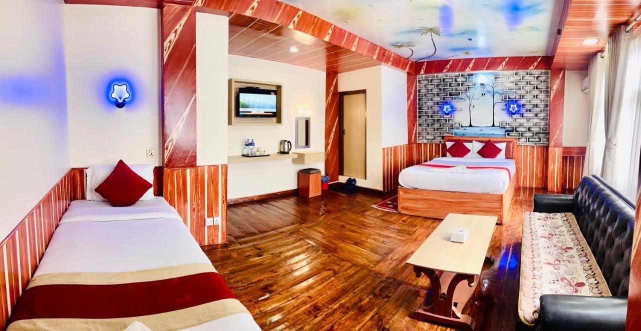 Thamel Seasons Hotel Катманду Екстер'єр фото