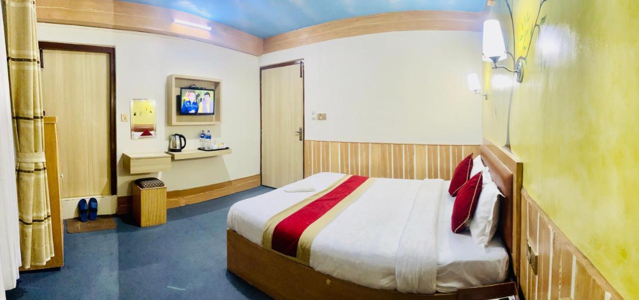 Thamel Seasons Hotel Катманду Екстер'єр фото