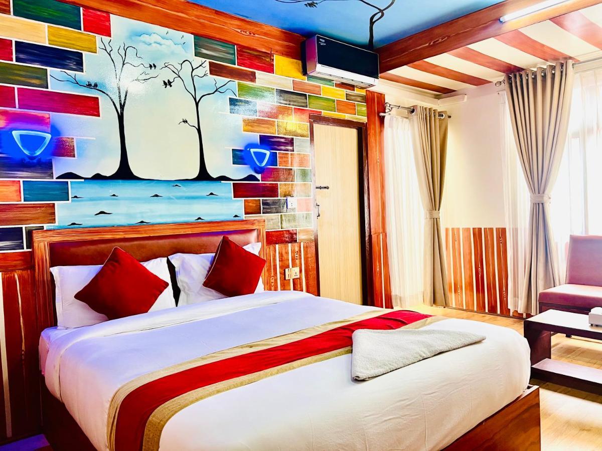 Thamel Seasons Hotel Катманду Екстер'єр фото
