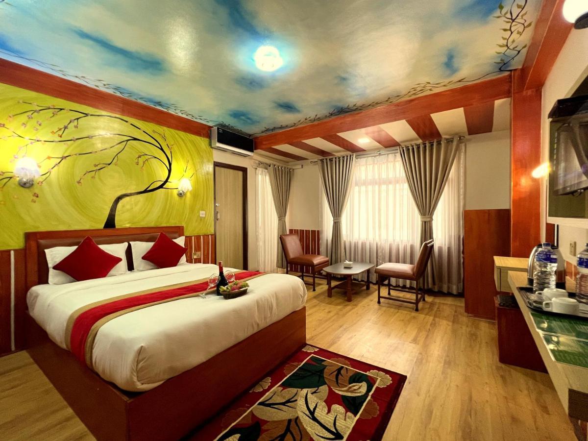 Thamel Seasons Hotel Катманду Екстер'єр фото