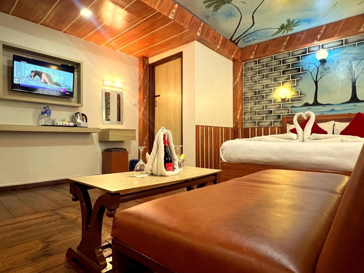 Thamel Seasons Hotel Катманду Екстер'єр фото